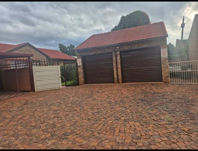 3 BEDROOM HOUSE FOR SALE IN CHANTELLE